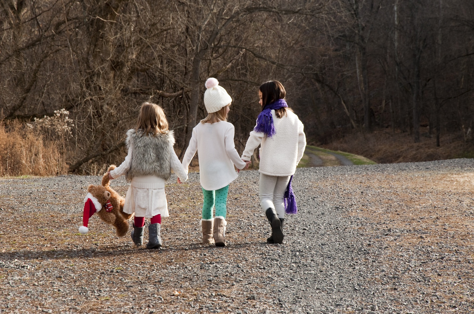 Kids walking in woolly hats