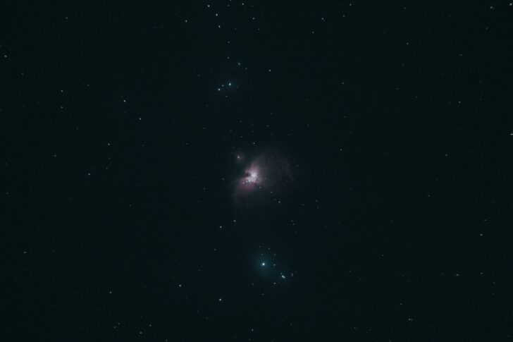 Orions Sword and Orion Nebula as it would look through binoculars